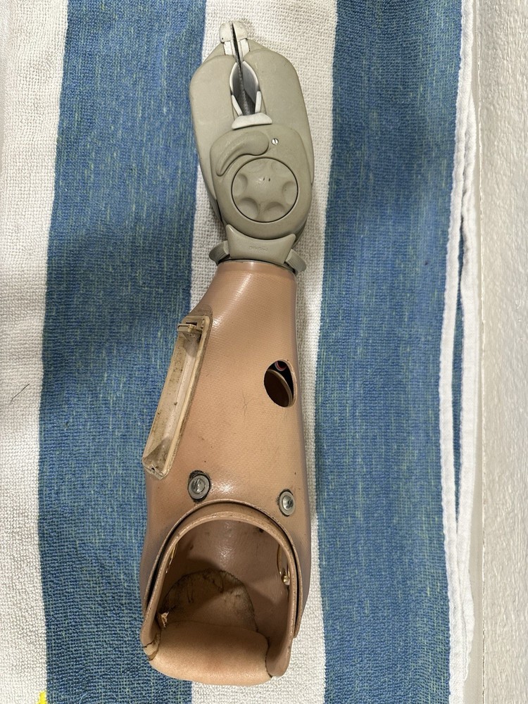 OTTOBOCK Otto Bock Greifer Prosthetic Hand. Prosthetic Arm. Battery Included!