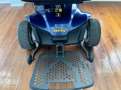 Pride Mobility. Jazzy Elite ES Power Chair. Two Motor. Front-Wheel Drive. 