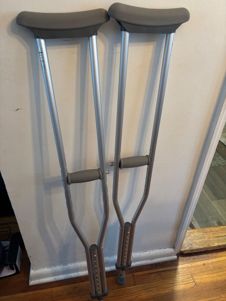 Guardian Standard Aluminum Crutches MDSV80534 300 lb Tall Adult 5’10”- 6’6”