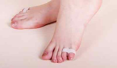 2 pcs/Pair tail Silicone toe separator Soft Silicone Gel Feet Care Tool NIP