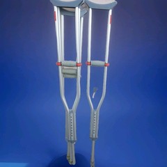 Adjustable Height Underarm Crutches Pair Gray/Silver Aluminum w/ Pads, Grip