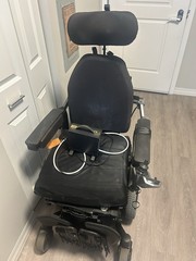 Quantum Q6 Edge Power Wheelchair – Powers On – Only Turns Left – Parts/Repair