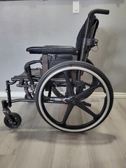 QUICKIE QXI folding WHEELCHAIR 18″ X 20″ Used Blue NO LEG REST 18″x20″