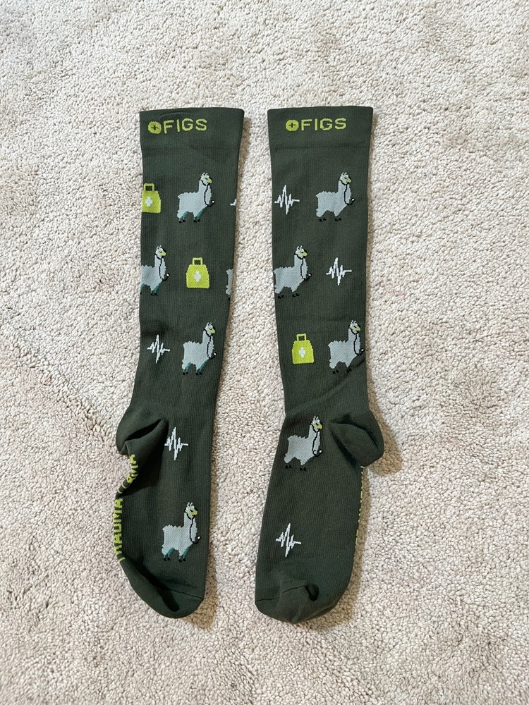 FIGS Compression Trauma Llama Medical Nurse Socks Small Olive Green *READ