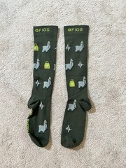 FIGS Compression Trauma Llama Medical Nurse Socks Small Olive Green *READ