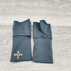 Tommie Copper Unisex Size Small Set L/R Recovery Wrist Sleeve w/Palm Dove Grey