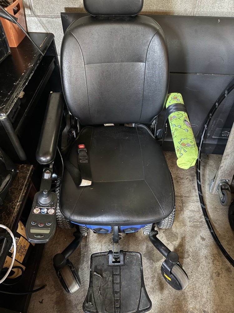 Quantum Power Wheelchair w/ Joystick, Headrest, Footrest Blue/Black