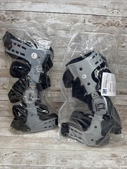 Bentley Medical Universal Knee Brace 1 LEFT & 1 RIGHT Comfortland Brace Size: LG