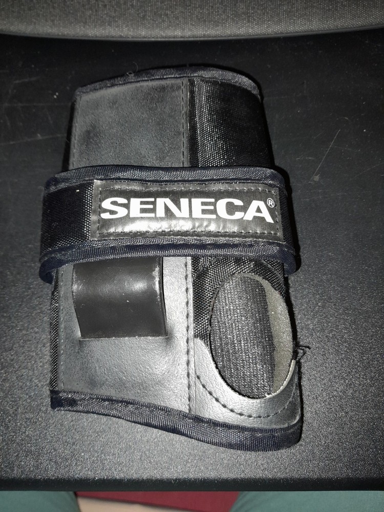 Left Hand Seneca Wrist Guard Snowboarding Skating One Size Fits Most Black