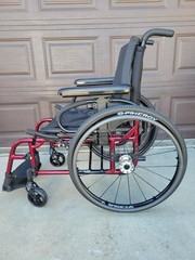 MINT* UPGRADED* Quickie 2 – 17″x19″ Folding Wheelchair Used 17″ x 19″ New ?