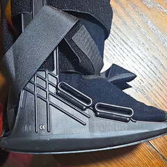 DJ Orthopedics Adjustable Walking Boot Black M Plastic CE Mark Foot/Ankle