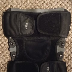 DonJoy Reaction Knee Brace Orthopedic Support, Size M, Black/Gray (05824)