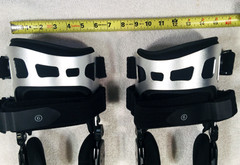 NEW 2 Dr Medical DRMS Knee Braces Size Small Left & Right The Dual OA Reliever