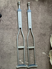 MediChoice Aluminum Standard Underarm Crutches Adjustable Adult 300 lb Silver