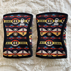 UBD Knee Sleeves Pair Medium Aztec Print Compression Support Weight CrossFit EUC