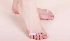 2 pcs/Pair tail Silicone toe separator Soft Silicone Gel Feet Care Tool NIP