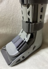 Aircast Airselect Recovery Boot Size Medium Walker Brace Semi Rigid Shell