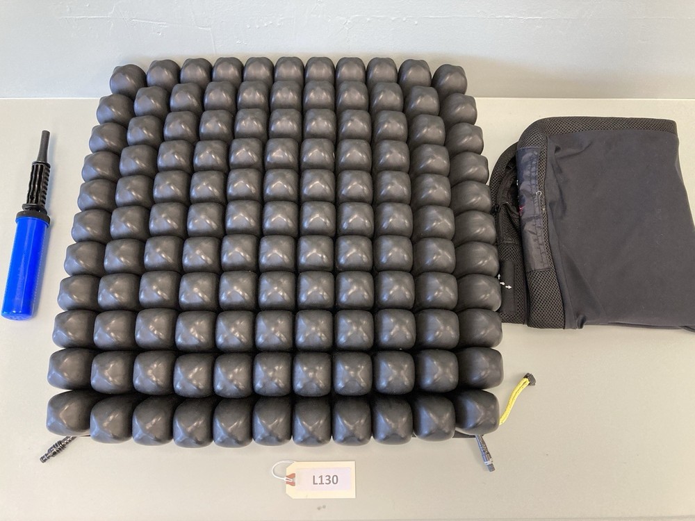 2024 Roho Air Cushion w/ Pump & Cover 20.00″ X 20.00″ X 4.25″ 1R1111H #L130