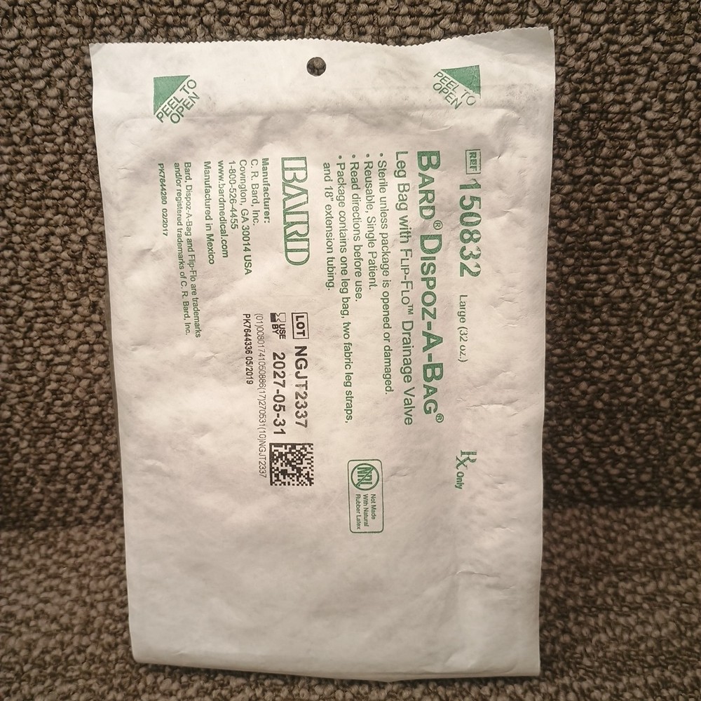 Large 32oz- Leg Bags with Flip Flo Valve & 18″ Tubing – 150832 Sealed