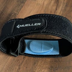 Mueller Adjustable Knee Stabilization Brace, Black, One Size