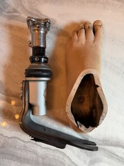 Ottobock Prosthetic Carbon Foot Blade Assembly w/Medex USA 2T20 Titanium Adapter