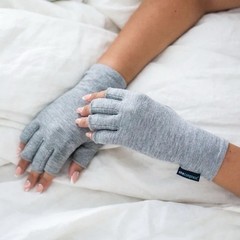 OneCompress Bamboo Gloves Size Medium Light Grey Gray Compression Anti Bacterial