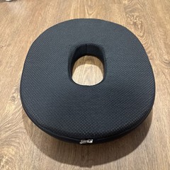 Donut Pillow Seat Cushion – Sciatica Prostate Tailbone Hemorrhoid Chair
