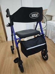 Walkers for Seniors, Rollator Walker with SeatSupports 330lb, 8″ Big Wheels-used
