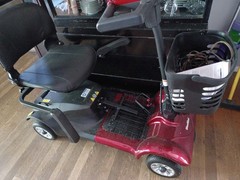 Innuovo W3431 4-Wheeled Electric Scooter