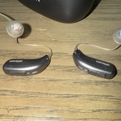 Oticon Smart Charger MiniRite R Model: C-2A – with Hearing AIDS