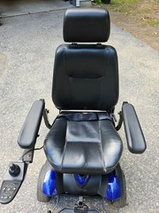 Medical Drive Titan 18CS Power Wheelchair Mobility With Battery Charger