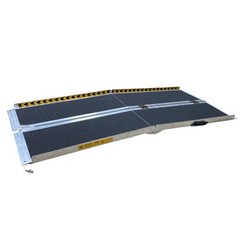 VEVOR Folding Wheelchair Ramp Portable Aluminum Threshold Ramp 6ft 600lbs Cap