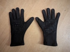 Intellinetix Vibrating Therapy Gloves – SMALL Increases circulation Reduce Pain
