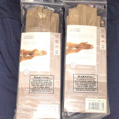 Isotoner Therapeutic Gloves Open Finger Camel Large Compression Pain Relief (2)