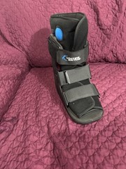 United Ortho Short Air Cam Walker Fracture Boot, Size M, Black