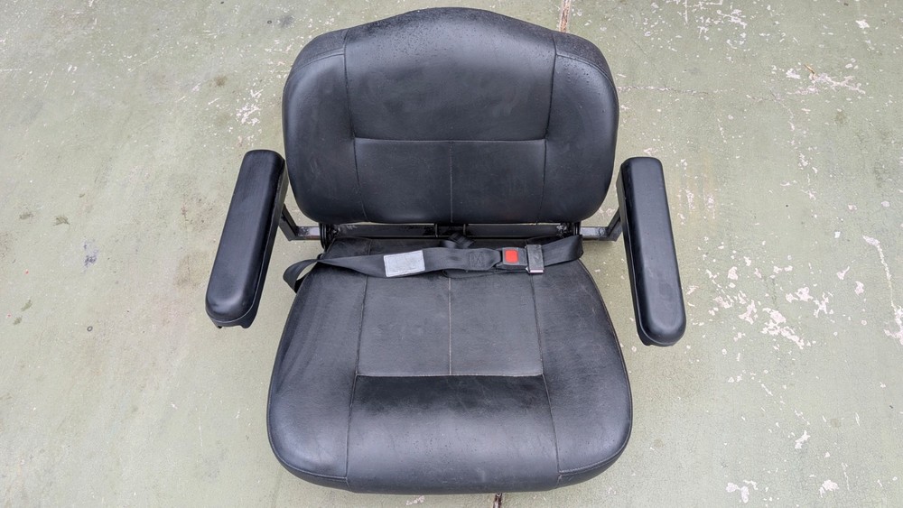 Pride Maxima seat, 500 lbs, has damage see photos, wood bottom in good condition