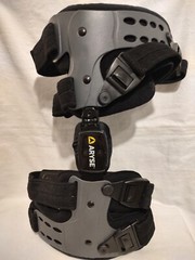 ARYSE AY-43-OA Universal Knee Brace Metforce Universal Size L2397 – NEW