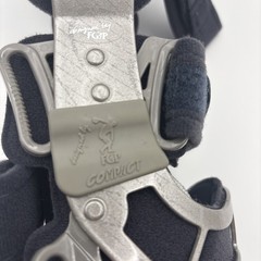 Medi M.4 OA Varus Right Small Compact Knee Brace Orthoarthritis Pain Relief
