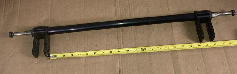 Quickie Iris Axle Assembly – 19 1/4″ between Brackets – 1/2″ Axle
