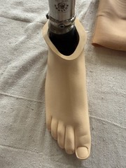 BULLDOG Prosthetic Leg RIGHT FOOT Below The Knee 26 E 10 Soft TCA-1S Fiberglass
