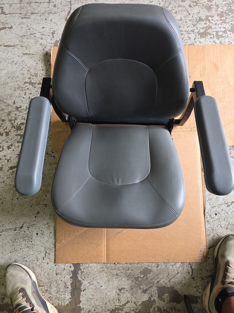 Rascal 600 Mobility Scooter Seat With Armrests 18″ × 18″