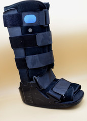 Medline Deluxe Pneumatic Ankle Walker Medical Walking Boot Size Medium ORT28610M