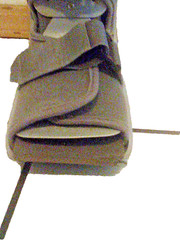 Medium Aircast Soft Strike Walker Brace/Walking Boot. Very Light Use