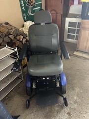 Invacare Power Wheelchair Gray Joystick Adjustable Footrests Flip Up Armrests
