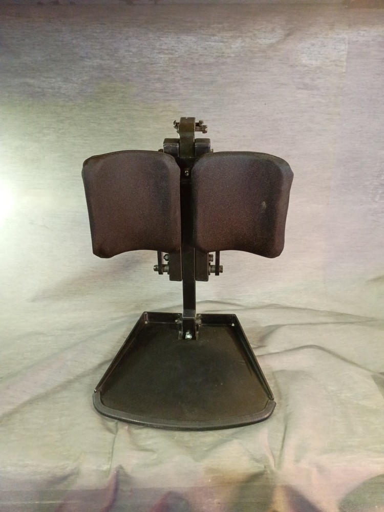 Power Wheelchair Footrest w/ Calf Pads | Quickie Rhythm | Center Mount Foot Rest