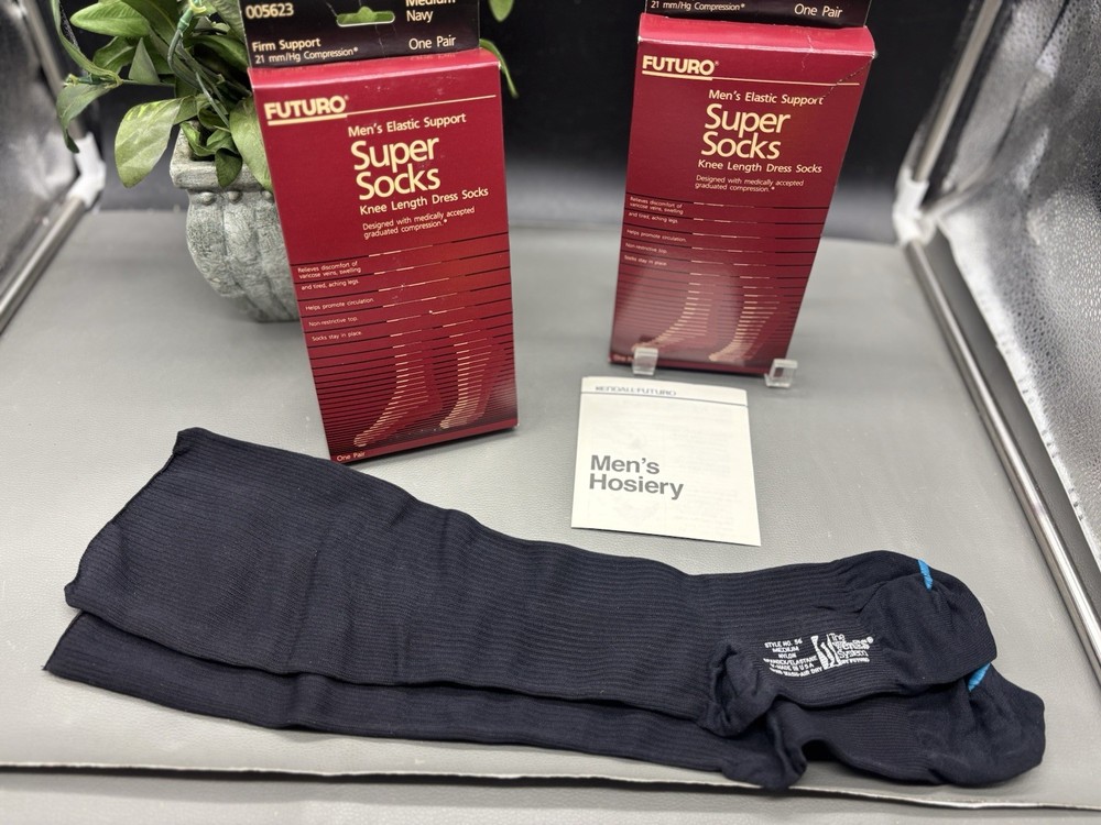 Vintage Men’s Navy Futuro Super Socks Firm Support 21 mm/Hg Compression Med READ