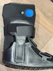 MedLine Large Pneumatic Medical Walking Boot – Brand new