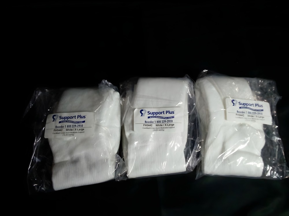 Support Plus CoolMax XL White Crew Sock Moderate Compression 3-Pack FH0442