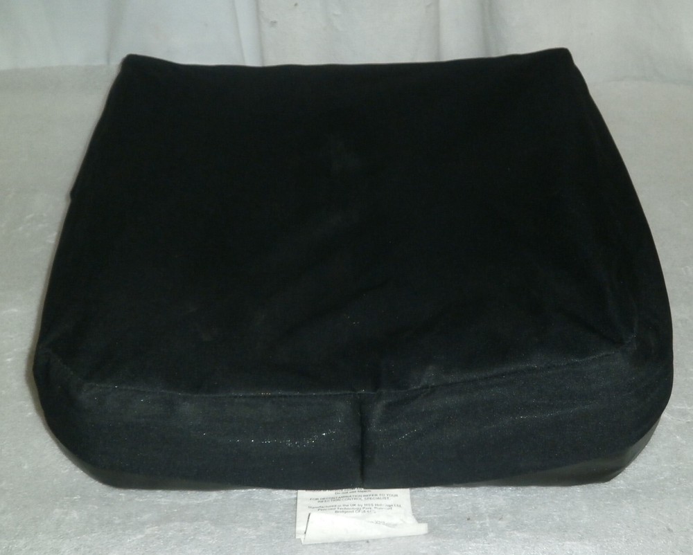 INVACARE MATRX FLO-TECH CUSHION CA38960 WA 16X16″ POLYURETHANE FOAM WITH COVER