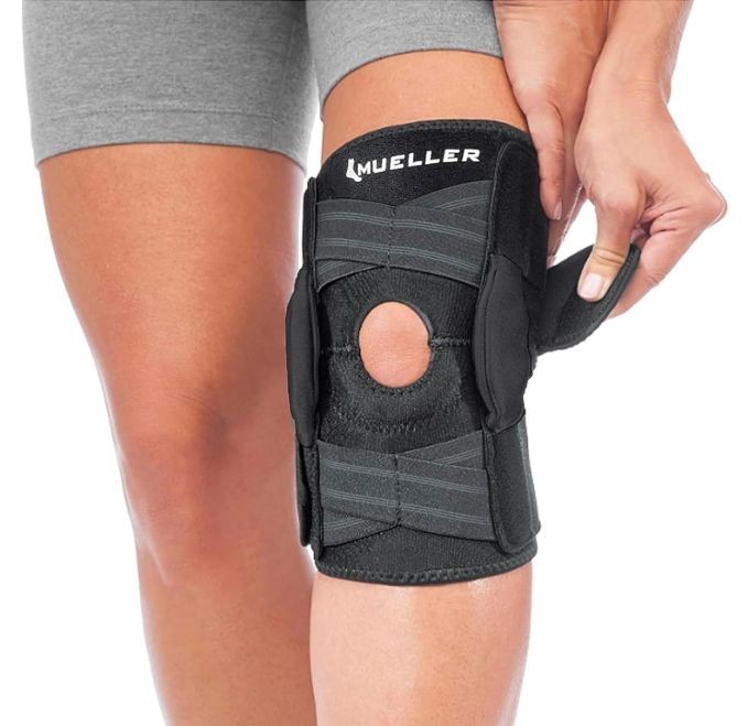 Mueller Adjustable Hinged Knee Brace S/M Support Wrap Neoprene Left/Right